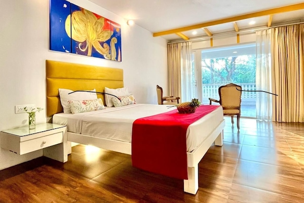 Classic Double Room, 1 Queen Bed | Minibar, desk, free WiFi