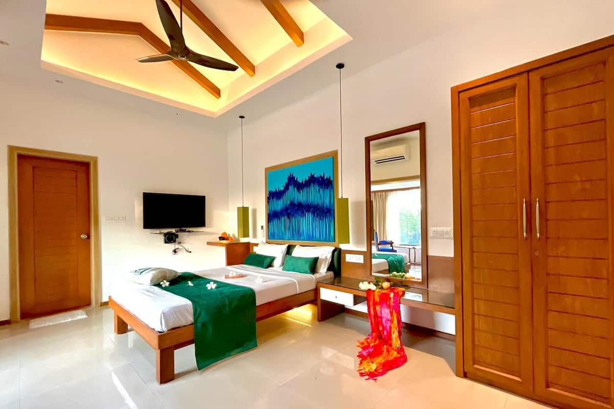 Premier Suite | 1 bedroom, minibar, desk, free WiFi