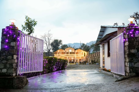 Luxury Villa | 1 bedroom, premium bedding, memory foam beds, individually decorated