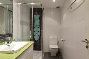 Shower, hair dryer, shampoo