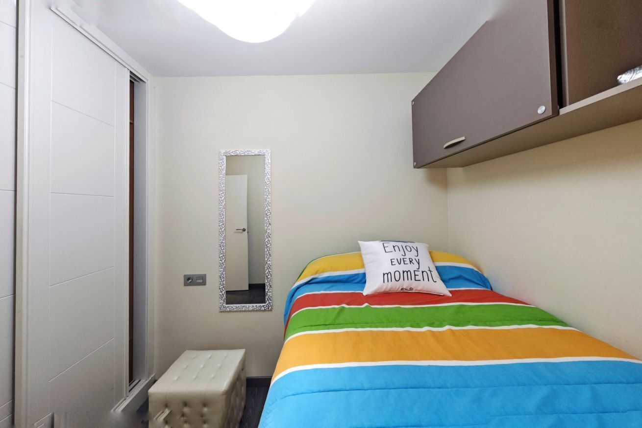 2 bedrooms, iron/ironing board, travel cot, WiFi