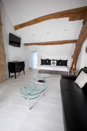 Televisie, tafelvoetbal en boeken