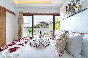 In-room safe, desk, laptop workspace, free WiFi - Salthouse Uluwatu (Pecatu)