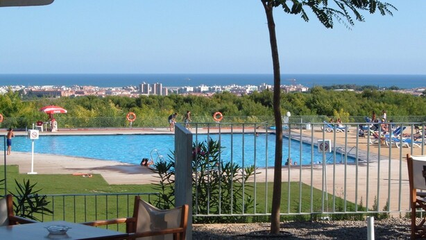 Pool - Chalet With air Conditioning on Beautiful Park (Castellet i la Gornal)