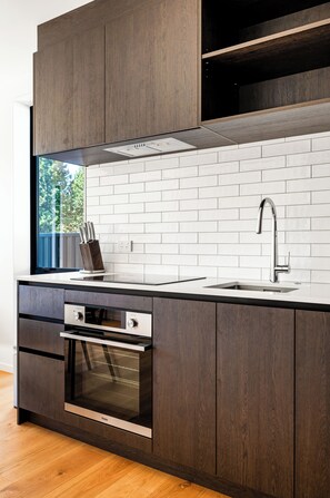 Mikrowelle, Ofen, Herdplatte, Geschirrspüler