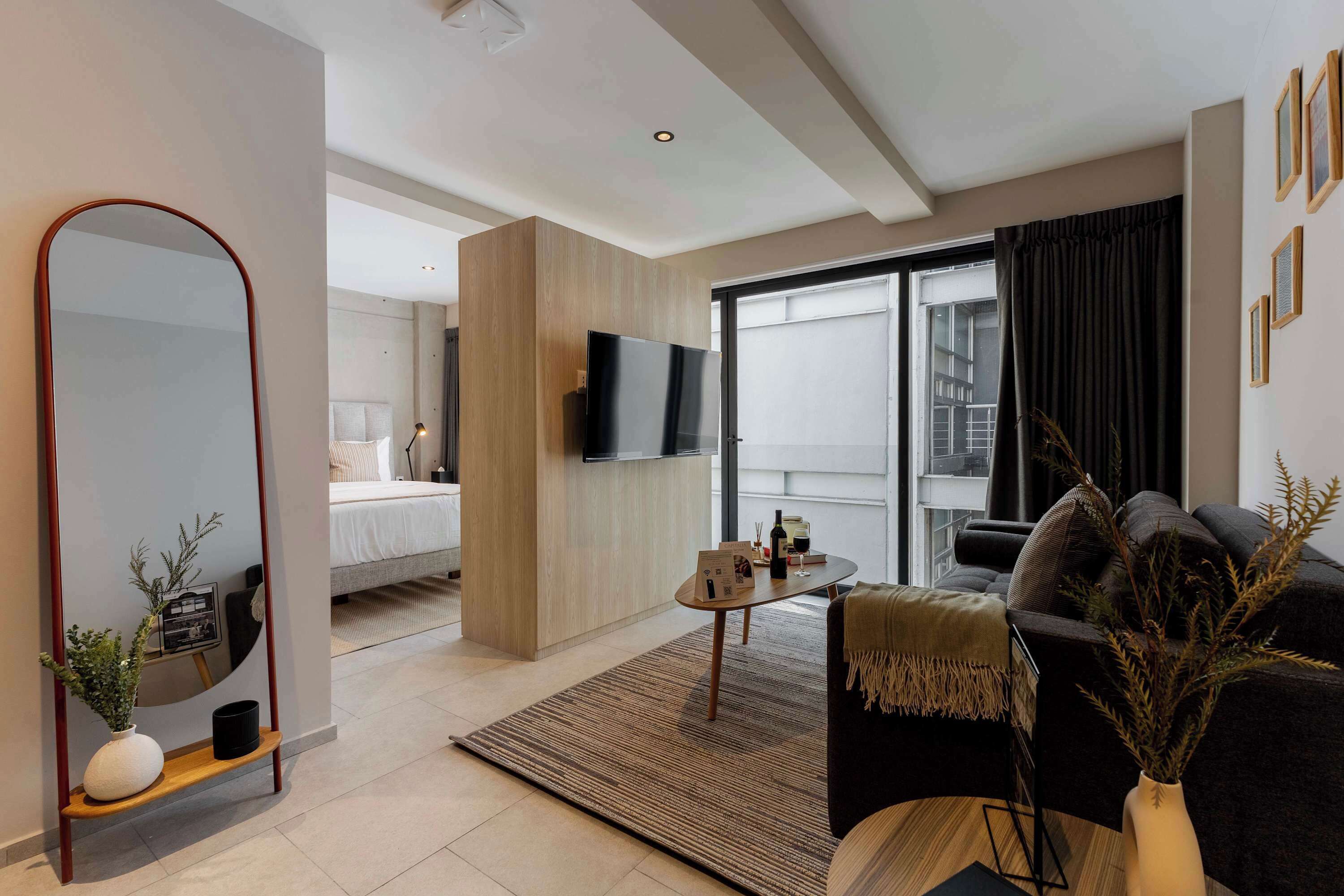 1 chambre, coffres-forts dans les chambres, fer et planche à repasser