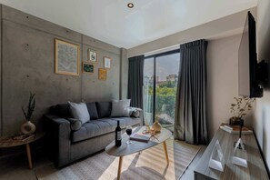 Een televisie en een kantoor