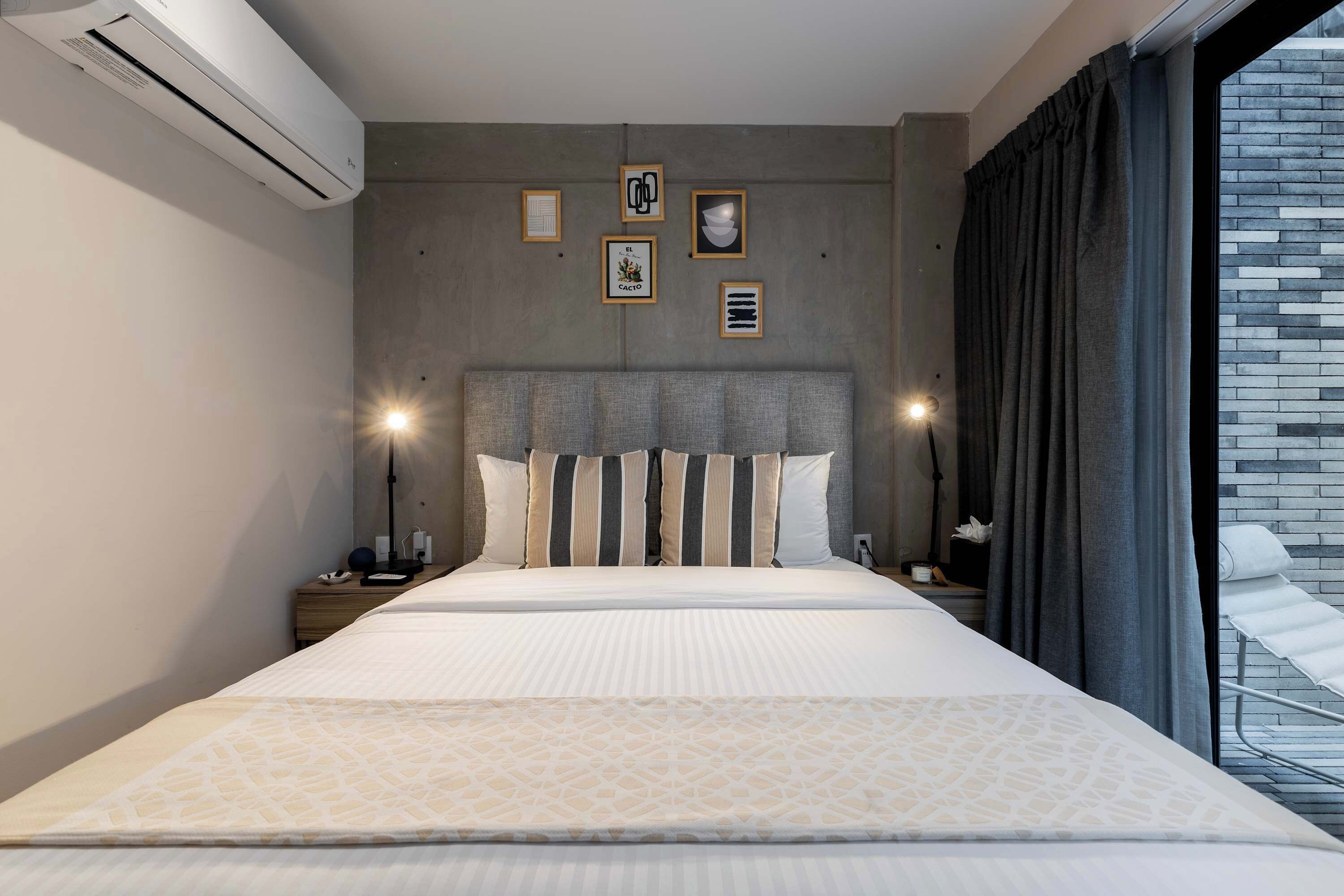 1 bedroom, in-room safe, iron/ironing board, travel cot