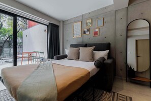 1 bedroom, in-room safe, iron/ironing board, travel cot