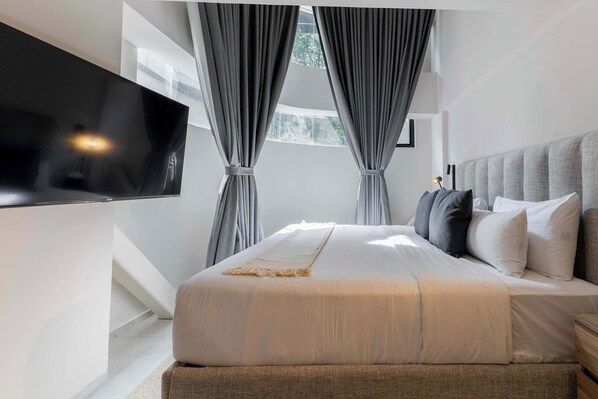 1 bedroom, in-room safe, iron/ironing board, travel cot