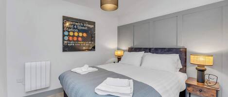 1 dormitorio, tabla de planchar con plancha, wifi y ropa de cama