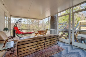Interior - Unwind Fireside & Walk to Dtwn! Tyron Retreat (Tryon)