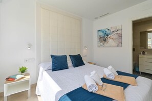 2 chambres, fer et planche à repasser, Wi-Fi, draps fournis