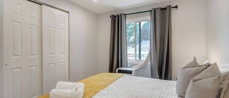 5 Schlafzimmer, Bügeleisen/Bügelbrett, Reisekinderbett, WLAN