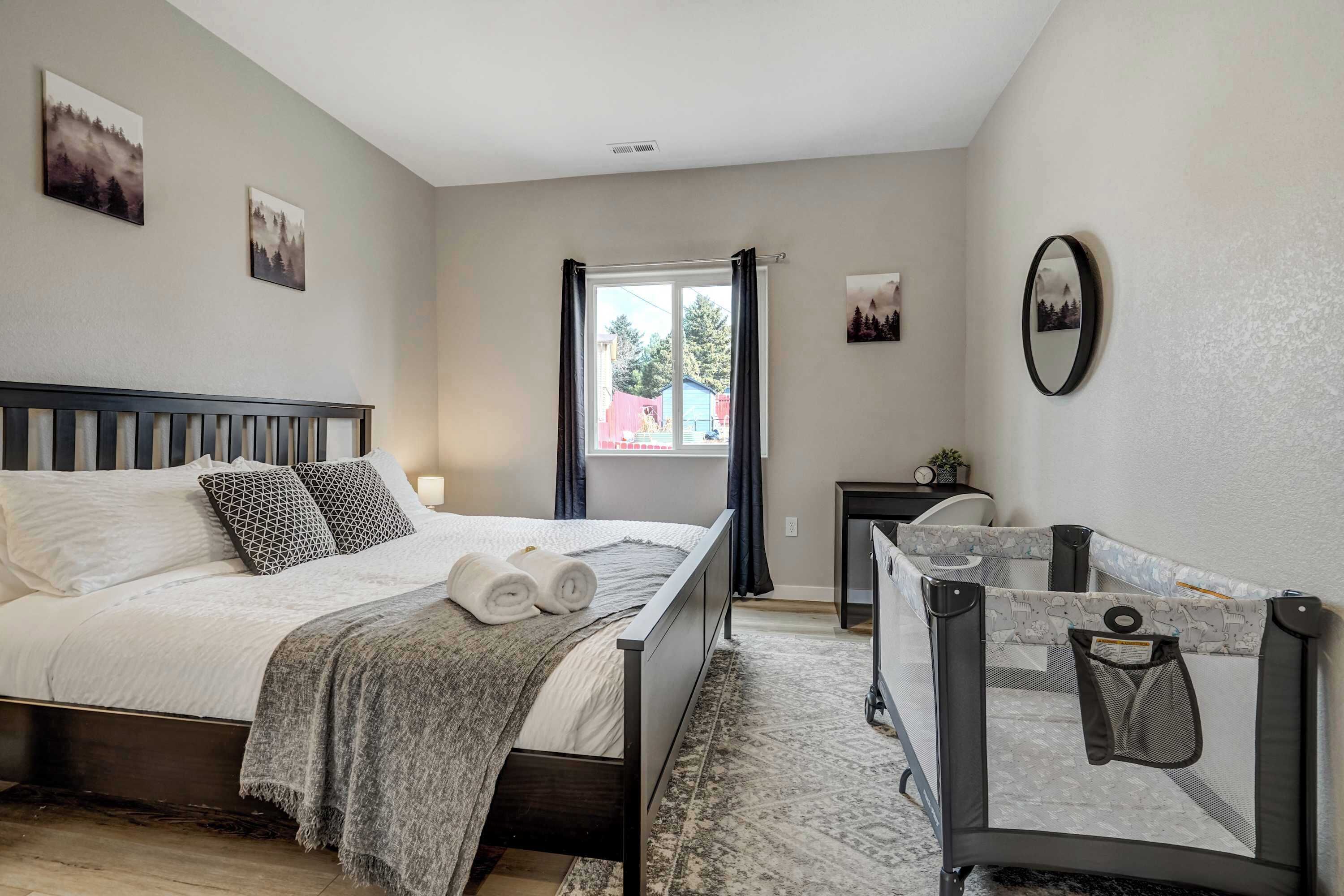 2 bedrooms, desk, iron/ironing board, travel crib