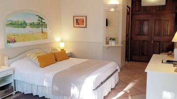 Double Room | In-room safe, desk, free WiFi