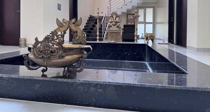 4BHK Luxury Riverside Villa in Mulshi, ideal for large groups.