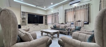 4BHK Luxury Riverside Villa in Mulshi, ideal for large groups.