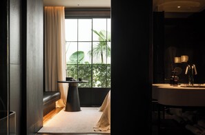 Comfort Suite, Patio, Garden View | 1 bedroom, soundproofing, free WiFi - Chongqing Wuyu Shanxing Hotel (Chongqing)