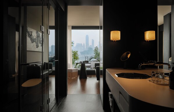 Elite Suite, Patio, River View | 1 bedroom, soundproofing, free WiFi - Chongqing Wuyu Shanxing Hotel (Chongqing)