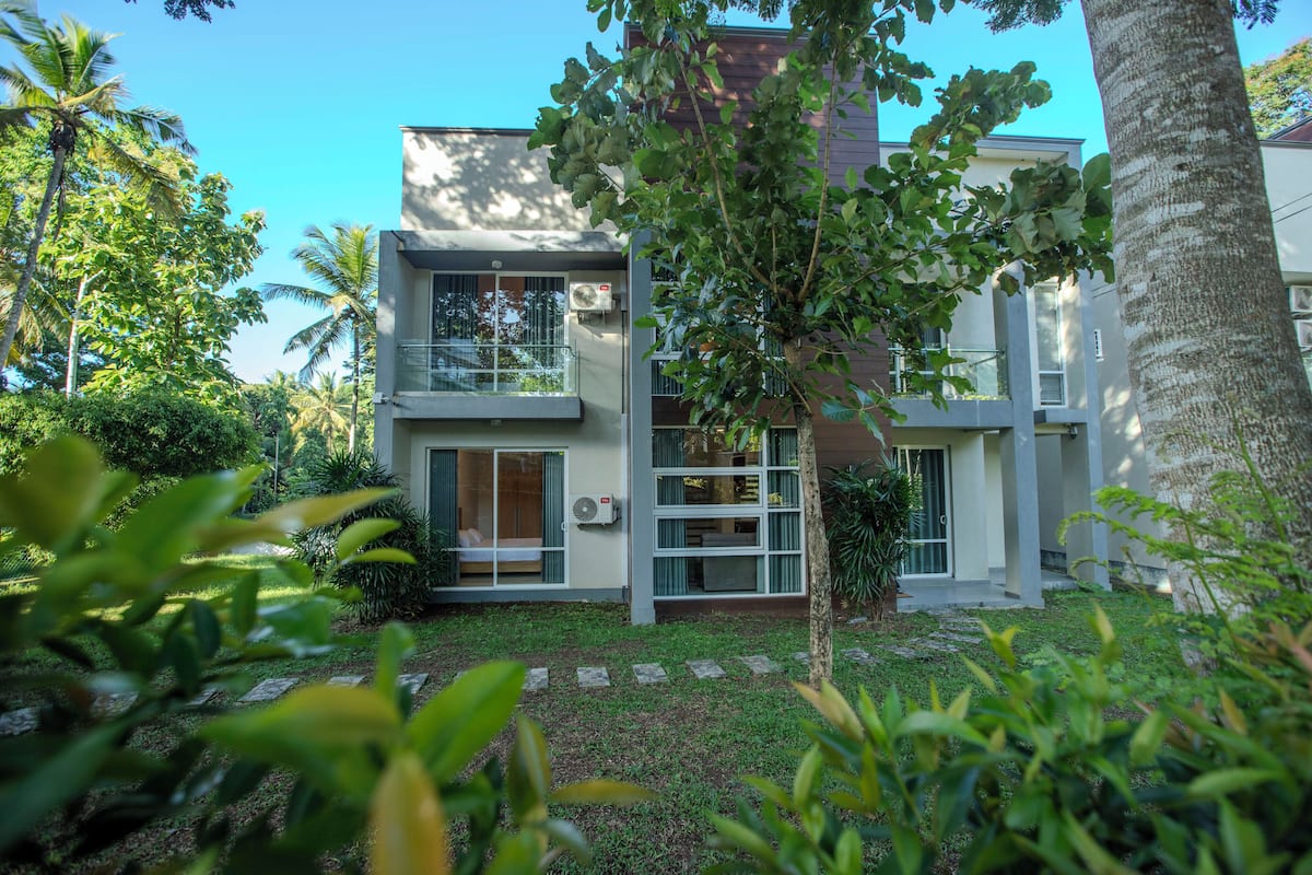 Superior Villa, Garden View | Terrace/patio