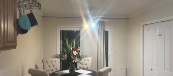 Charming 2-bedroom townhome in delightful Cotati with fitness room, WiFi