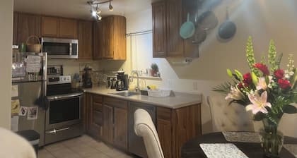 Charming 2-bedroom townhome in delightful Cotati with fitness room, WiFi