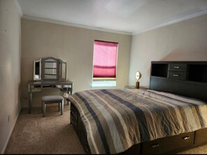 2 bedrooms, iron/ironing board, free WiFi, bed sheets