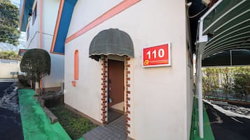 Phòng 4 cơ bản | Khu vực làm việc phù hợp cho laptop