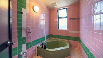 Basic Quadruple Room | Bathroom | Free toiletries, hair dryer, slippers, towels