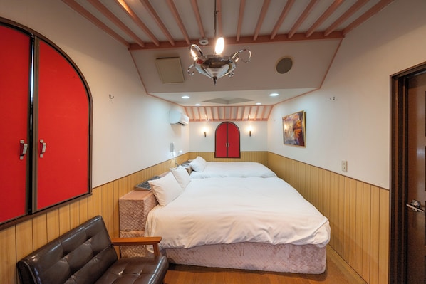 Basic Quadruple Room | Laptop workspace, free WiFi, bed sheets - Grand Hotel Narita Airport (Narita)