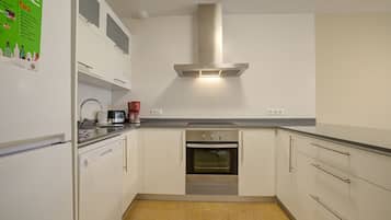 Horno, lavavajillas, cafetera o tetera y hervidor eléctrico