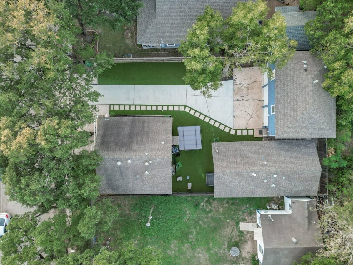 Photo 25 of Charming 2-bedroom house in welcoming Houston with AC, WiFi