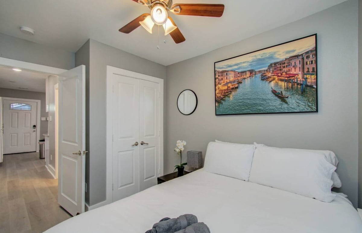 Photo 10 of Charming 2-bedroom house in welcoming Houston with AC, WiFi