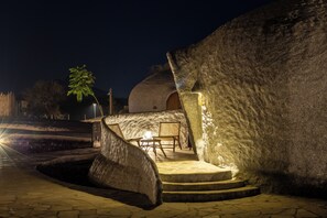 Habitación familiar, vistas a la piscina | Vistas al jardín