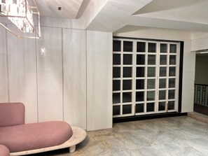 Interior - Charming 2-bedroom apartment with open terrace in central Kolkata with WiFi, AC (Kolkata)