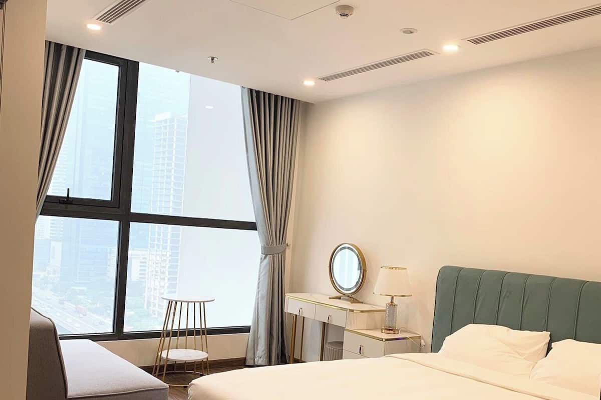Apartment, 1 King Bed, Balcony