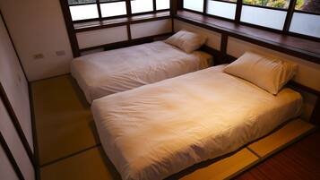 Japanese-style Room, 2 Bedrooms, Courtyard View | Free minibar, individually decorated, free WiFi, bed sheets