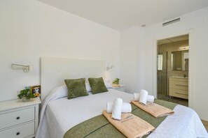 2 bedrooms, iron/ironing board, WiFi, bed sheets