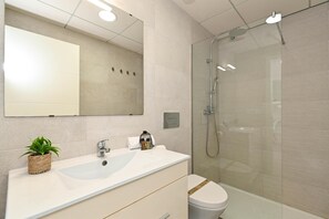 Shower, towels
