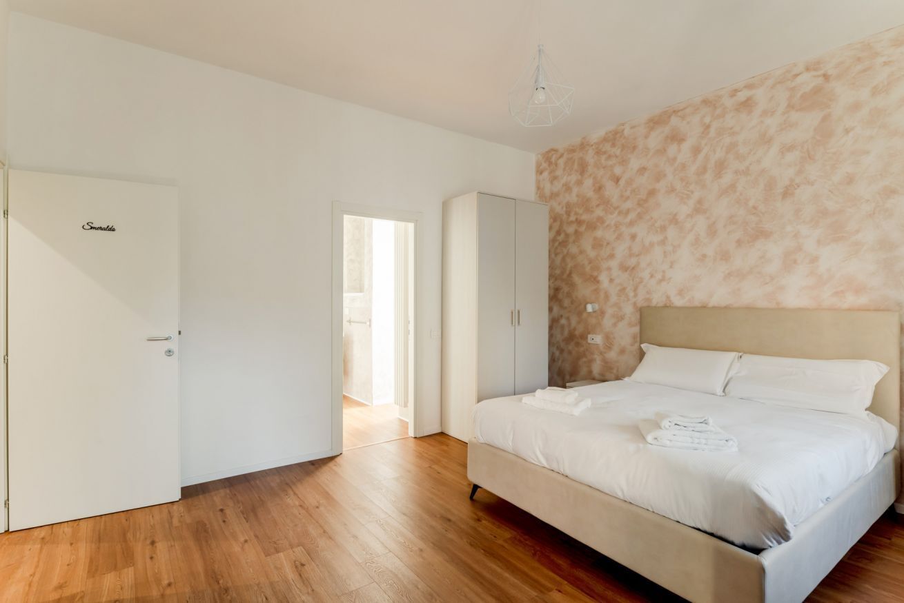 1 dormitorio, tabla de planchar con plancha, wifi