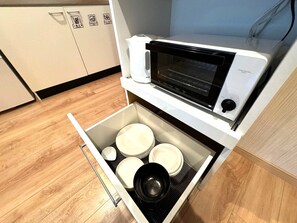 2 Schlafzimmer, Allergikerbettwaren, Schreibtisch