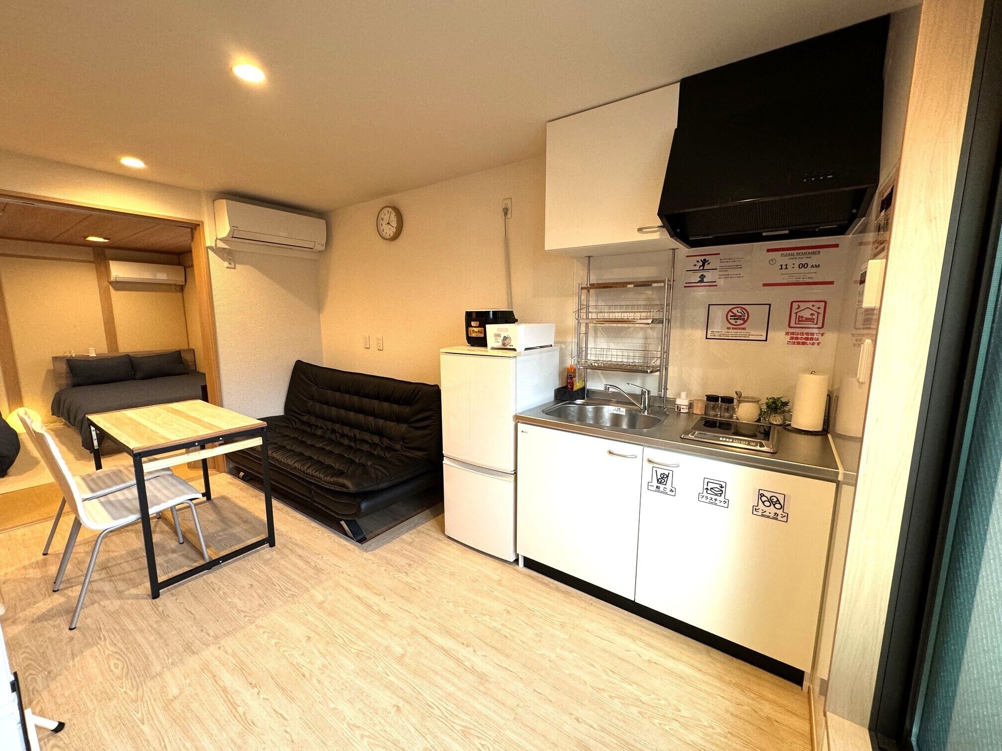 Ropa de cama hipoalergénica y escritorio 