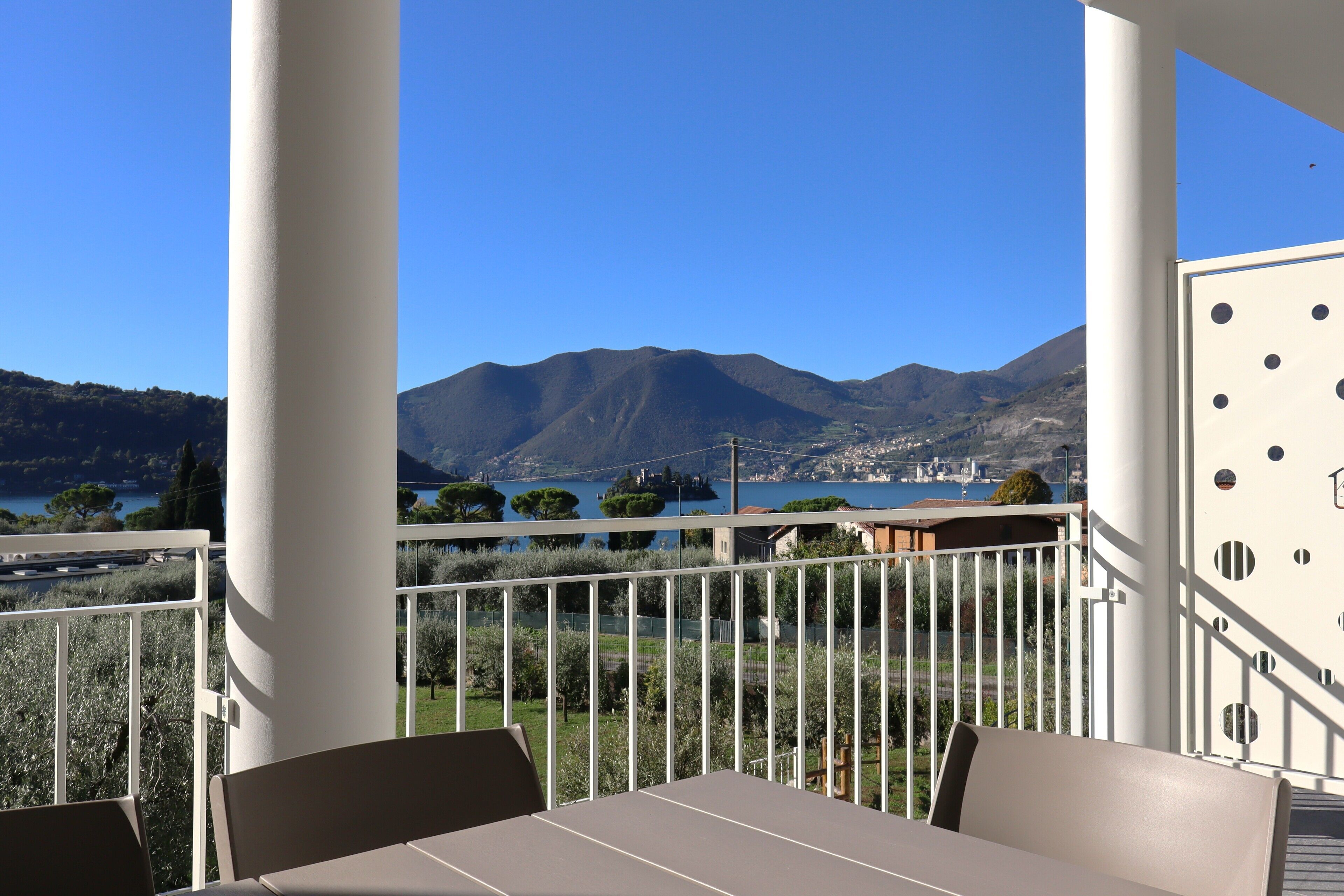 Appart'hôtel, vue lac | Vue de la chambre