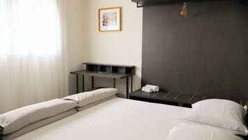 Ropa de cama hipoalergénica, escritorio y cortinas blackout