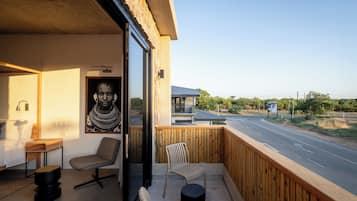 Deluxe-Penthouse, Bergblick | Zimmersafe, Schreibtisch, laptopgeeigneter Arbeitsplatz