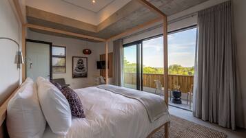 Deluxe-Penthouse, Bergblick | Zimmersafe, Schreibtisch, laptopgeeigneter Arbeitsplatz