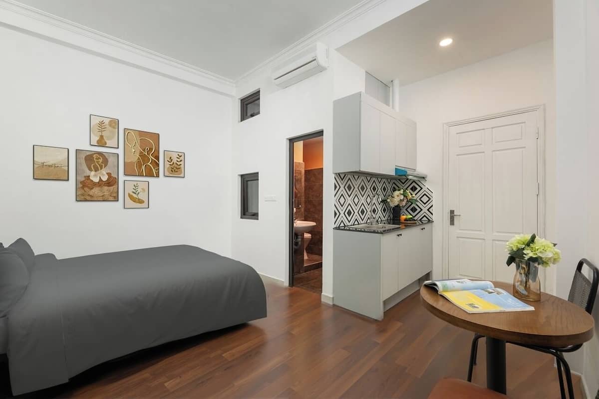 Superior Studio | Individually furnished, desk, laptop workspace, free WiFi