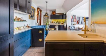 Crazy Fox House - From 600 Per Night