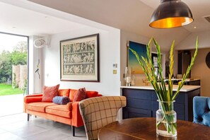 House - Crazy Fox House - From 600 Per Night (Maidenhead)